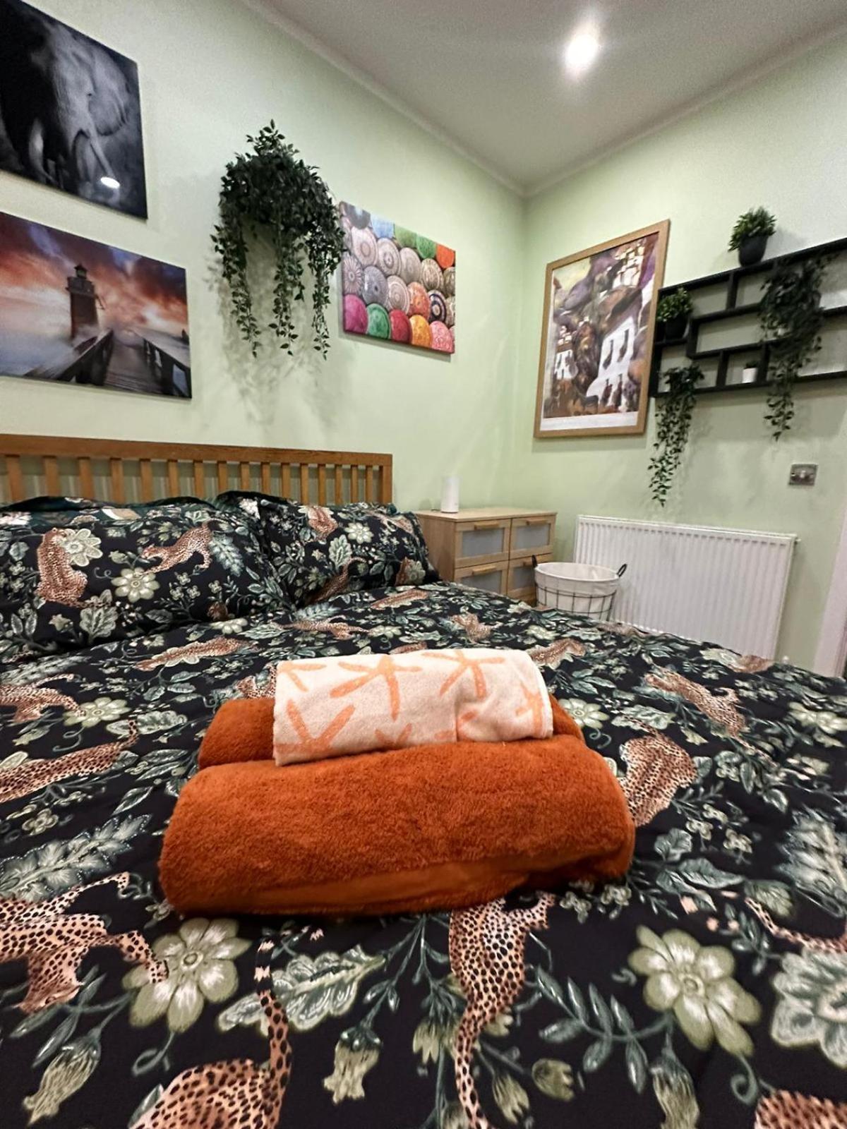 1 Bedroom Apartment With Hot Tub In Cardiff Buitenkant foto